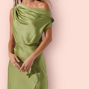 ASTR THE LABEL • SATIN DRESS
